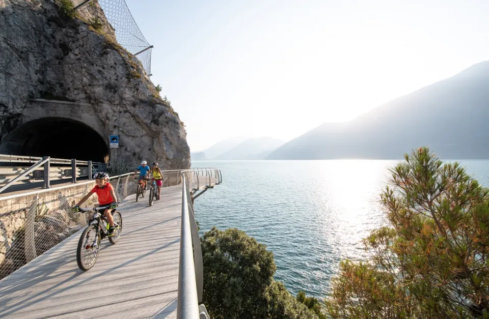 Jízda na kole na jezeře Garda