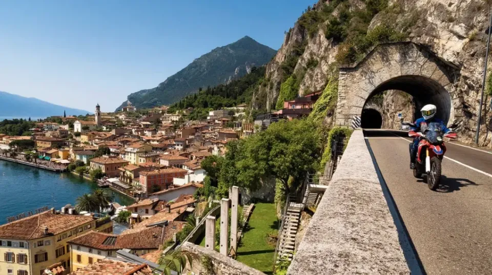 Scopri il Lago di Garda in auto o in moto